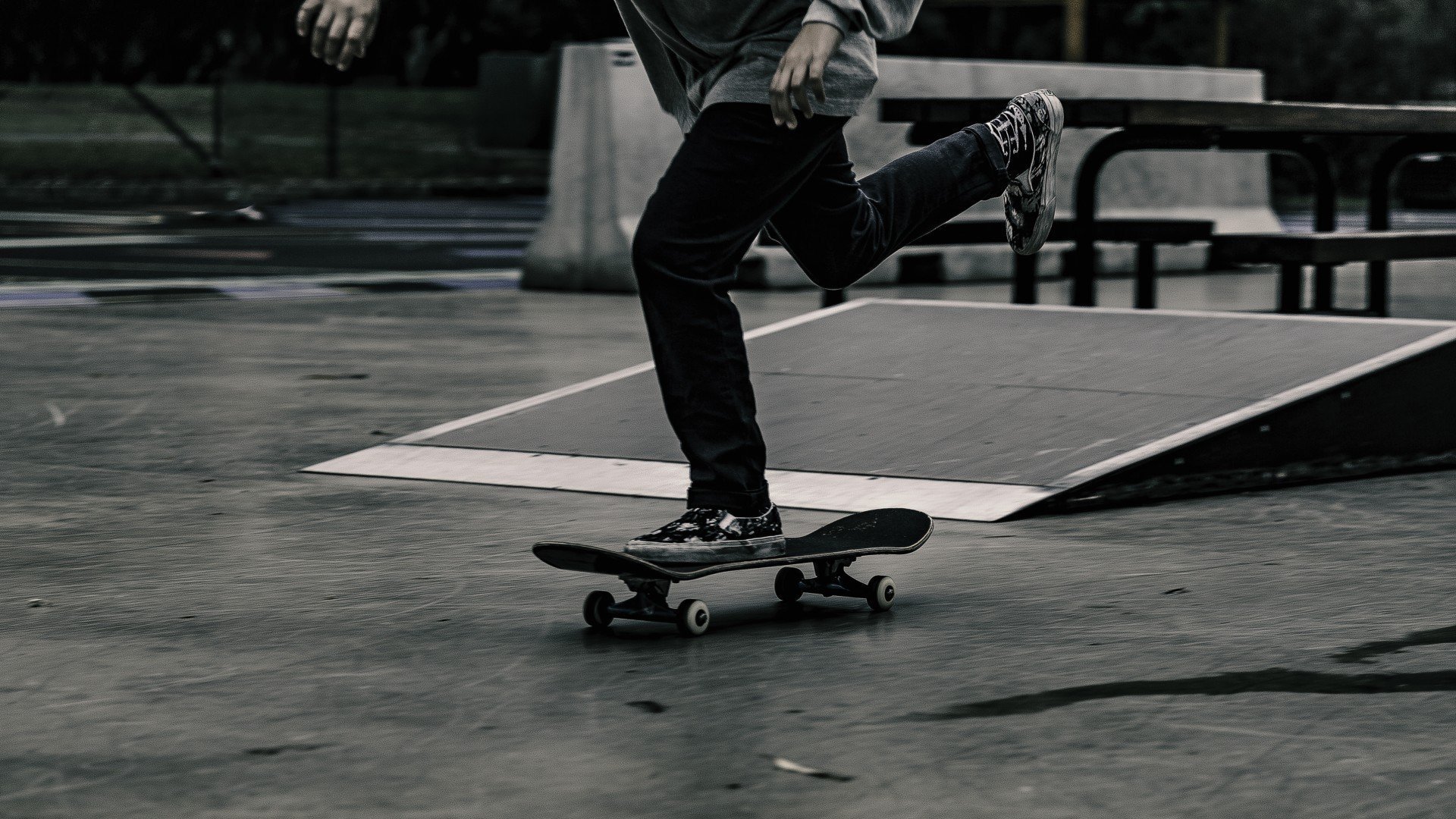 德布劳内成日本队最佳第十二人？英格兰6分钟崩盘，全世界都沉默了